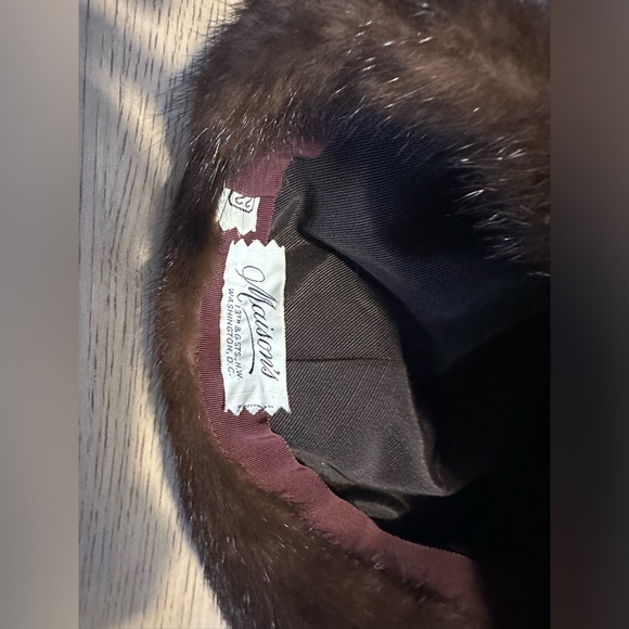 Elegant vintage Maison's brown genuine fur hat, Sz 7 - Picture 6 of 7